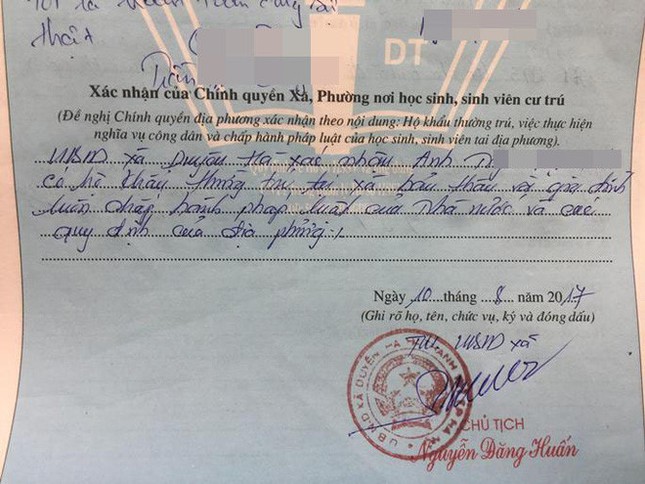 Chủ tịch xã đích thân xin lỗi gia đình tân sinh viên, xác nhận lại lý lịch - ảnh 2