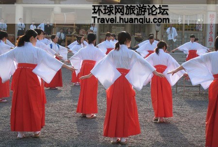 Sự thật về các 'trinh nữ hiến thần' trong đền thờ của người Nhật - ảnh 3