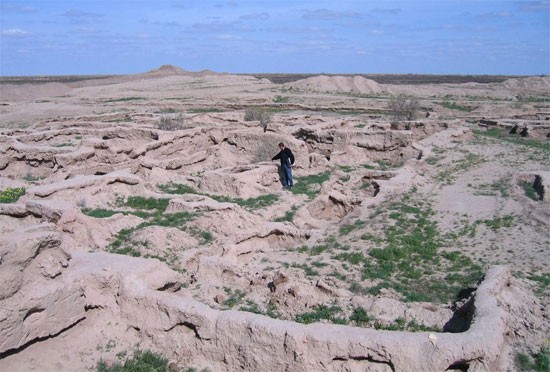 Bí ẩn bị chôn vùi trong sa mạc Turkmenistan - ảnh 2