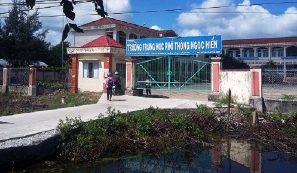 Thầy giáo lấy cắp đề thi để... gạ tình 7 nữ sinh - ảnh 1
