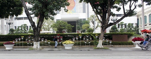 Ngắm Hà Nội rực rỡ cờ hoa dịp Đại hội Đảng 12 - ảnh 3