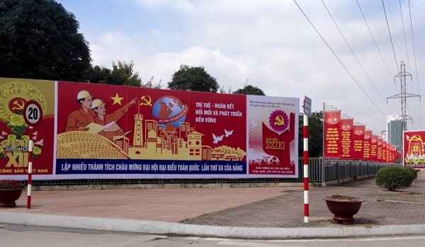 Ngắm Hà Nội rực rỡ cờ hoa dịp Đại hội Đảng 12 - ảnh 12
