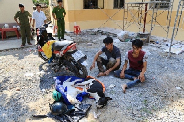 Bình Dương: 'Cẩu tặc' ném ớt bột, dọa giết công an khi bị truy đuổi - ảnh 1