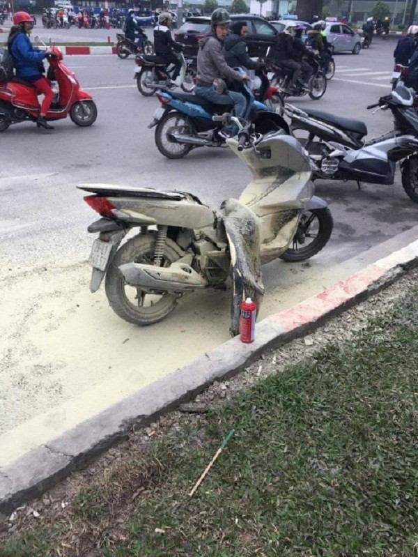Hà Nội: Xe máy PCX mới mua bất ngờ phát nổ, bốc cháy dữ dội - ảnh 2