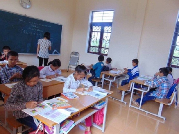 Chạnh lòng giáo viên nhận thưởng Tết bằng cân khoai, củ sắn - ảnh 1