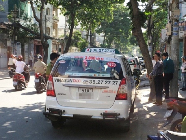 TP.HCM: Phát hiện tài xế taxi tử vong trong xe đóng kín - ảnh 1