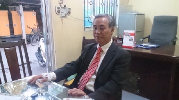 Chủ tịch HĐQT trường Lômônôxốp chém bảo vệ: Tôi hoảng loạn rồi tự vệ - ảnh 1