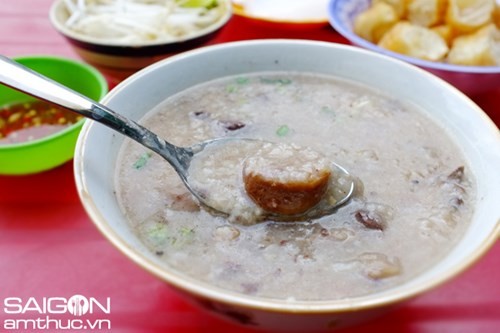 Tới Sài Gòn thưởng thức cháo lòng hơn 80 năm tuổi - ảnh 6