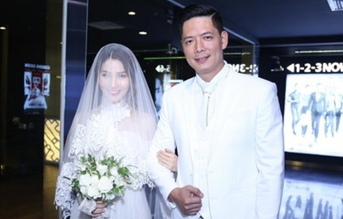 Bà xã Bình Minh vui vẻ đến dự 'đám cưới' của chồng và Diễm My 9X - ảnh 2