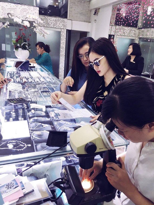 Lộ diện đại gia chi cho Angela Phương Trinh shopping trăm triệu? - ảnh 2