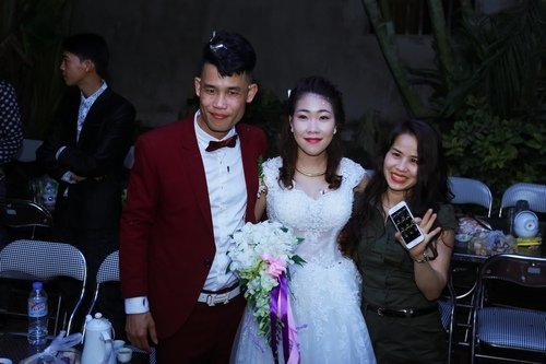 Hiệp Gà khóc nức nở, hôn vợ 3 trong tiếng vỗ tay của quan khách - ảnh 6