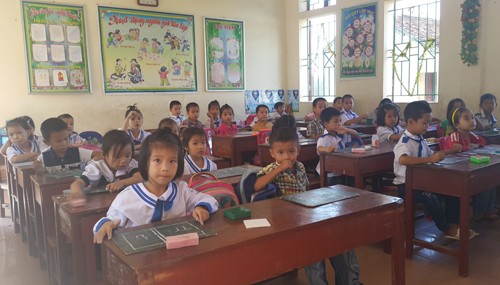 Hơn 400 học sinh, giáo viên sống chung với kho thuốc trừ sâu cũ - ảnh 2