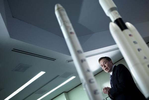 Hé lộ những góc khuất trong cuộc đời vị tỷ phú Elon Musk - ảnh 1