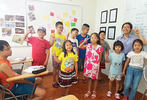Bí quyết để trẻ say mê học tiếng Anh - ảnh 1