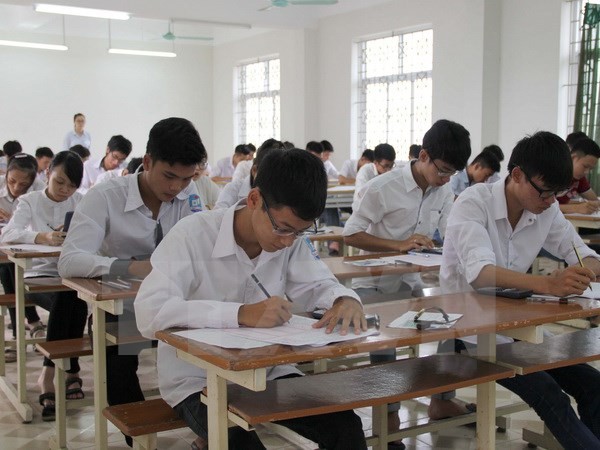 Phương án thi trắc nghiệm: Giảm sức ép cho thí sinh và xã hội - ảnh 1
