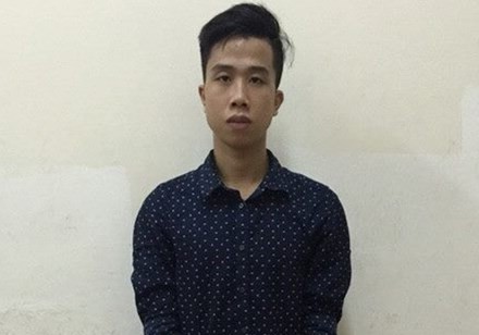 Gái mại dâm thuê nam sinh chụp ảnh khỏa thân câu khách - ảnh 1
