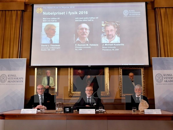 Bộ ba nhà khoa học gốc Anh giành giải Nobel Vật lý 2016 - ảnh 1