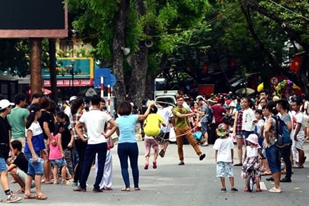 Hà Nội chưa mở rộng không gian đi bộ vùng 'lõi' phố cổ - ảnh 1