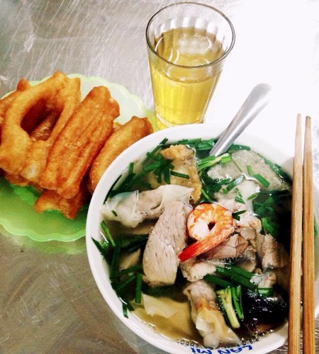 Những quán ăn hơn 25 năm tuổi ở Hà Nội luôn đông khách - ảnh 3