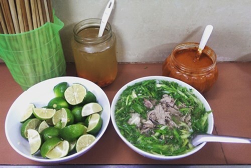 Những quán ăn hơn 25 năm tuổi ở Hà Nội luôn đông khách - ảnh 4