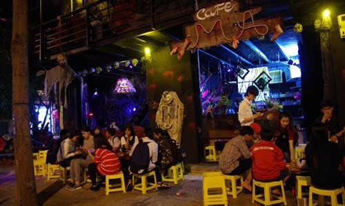 Cà phê “độc, lạ” ở Buôn Ma - ảnh 2