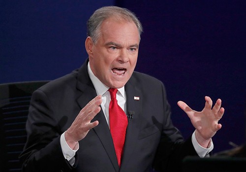 Phó tướng của Trump hạ đo ván ứng viên phó tổng thống của Clinton - ảnh 1