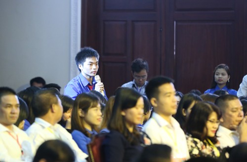 Sinh viên chính trị hỏi Thủ tướng cách khởi nghiệp - ảnh 1