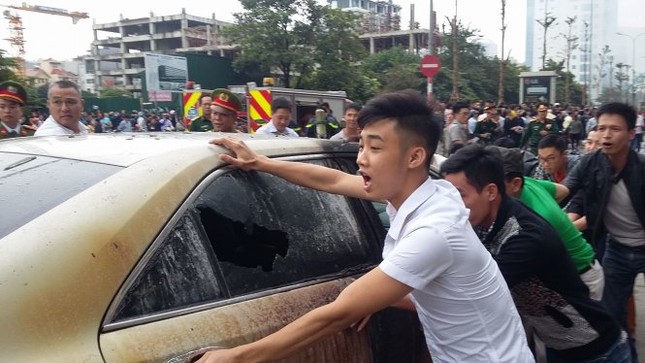 Thủ tướng chỉ đạo khẩn trương tìm kiếm người trong đám cháy - ảnh 16