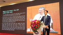 TS. LS. Đoàn Văn Bình trình bày báo cáo chuyên đề về Nhà ở cho thuê tại Việt Nam.