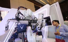 Phó tổng giám đốc Võ Quang Huệ tiết lộ công nghệ ‘khủng’ trong nhà máy Vinfast Phó tổng giám đốc Võ Quang Huệ tiết lộ công nghệ ‘khủng’ trong nhà máy Vinfast