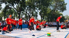 HS Trường THPT Lục Ngạn số 1 (Bắc Giang) trong một hoạt động ngoại khóa.