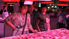 Thịt lợn tăng giá đột biến khiến nhiều người Trung Quốc không dám chi tiền mua. (Nguồn: Getty)