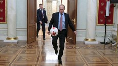 Ông Putin tham gia ghi hình đánh dấu 100 ngày trước World Cup 2018
