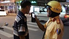 Kỷ luật cảnh cáo đại úy CSGT đạp vào ngực người vi phạm giao thông