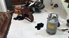 Hiện trường nam thanh niên ôm bình gas cố thủ suốt hai giờ
