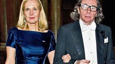 Nhà thơ Katarina Frostenson (trái) và chồng - ông Jean-Claude Arnault.