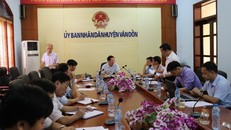 UBND huyện Vân Đồn cùng các sở, ngành của tỉnh họp bàn phương án bình ổn giá bất động sản tránh rủi ro trong giao thương nhà đất.