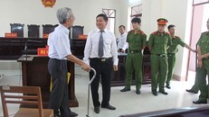 Đại biểu Quốc Hội: Với tội xâm hại, dâm ô trẻ em và với những gì mà bị cáo Nguyễn Khắc Thủy đã biểu hiện thời gian qua khiến ai chứng kiến cũng phẫn nộ, giận dữ thì việc áp dụng tình tiết giảm nhẹ này chẳng khác nào là sự thách thức pháp luật