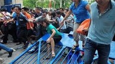 Phụ huynh: Cho con vào lớp 1 'giá nào cũng được'