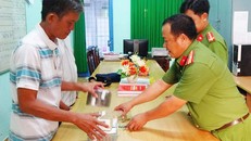 Nhờ xem kết quả bị chiếm đoạt 2 vé số độc đắc