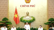 Thủ tướng Nguyễn Xuân Phúc yêu cầu phải thực hiện cho được mục tiêu kiểm soát lạm phát năm 2018 ở mức dưới 4%. Ảnh: VGP/Quang Hiếu