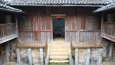 Cháu nội Vua Mèo kêu cứu vì bị tước quyền sử dụng tòa dinh thự