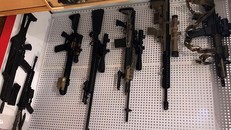 "Kho súng" tại nơi ở của Anh Tuấn