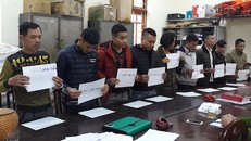 Bùi Văn Hổ và nhóm nghi phạm tại cơ quan công an.