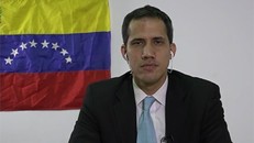 "Tổng thống lâm thời" tự phong Juan Guaido trả lời phỏng vấn với CNN. Ảnh: CNN.