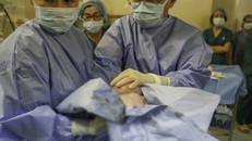 Các bác sĩ đã cứu sống bệnh nhi thành công nhờ áp dụng kỹ thuật EXIT. Ảnh: Sở Y tế TP.HCM.