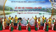 Chương trình khai mạc lễ hội. Ảnh: Công Tường/TTXVN