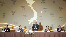 Thủ tướng Nguyễn Xuân Phúc chủ trì phiên toàn thể của Hội nghị toàn quốc về phát triển bền vững 2019, chiều 12/9. Ảnh: VGP/Quang Hiếu