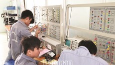 Sinh viên trường Cao đẳng Công Thương TPHCM trong giờ thực hành.