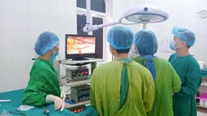 Bệnh nhân phải mổ cấp cứu vì thủng nội tạng do dùng thuốc giảm đau bừa bãi